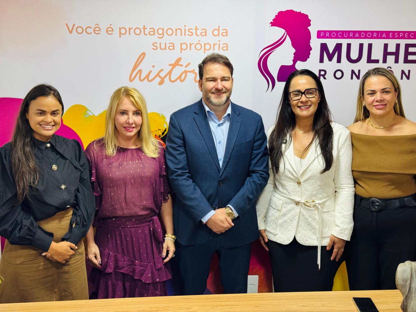 Deputada Dra. Taíssa participa da inauguração da Procuradoria Especial da Mulher na Escola do Legislativo
