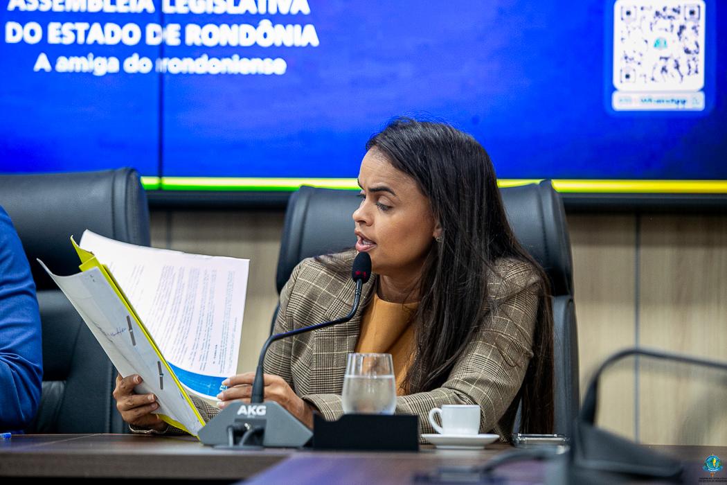 Deputada Dra. Taíssa solicita informações à Sedam sobre possibilidade de redução da reserva legal em Rondônia