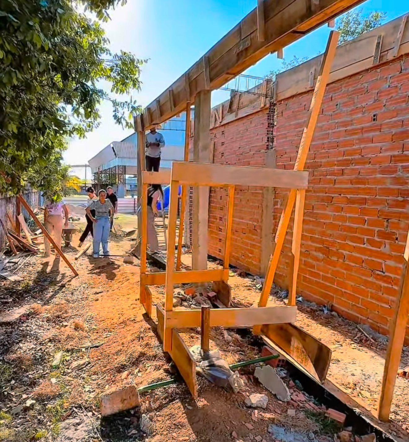 Deputada Gislaine Lebrinha destina emenda para construção de banheiros na Escola Lázara Alves de Lima