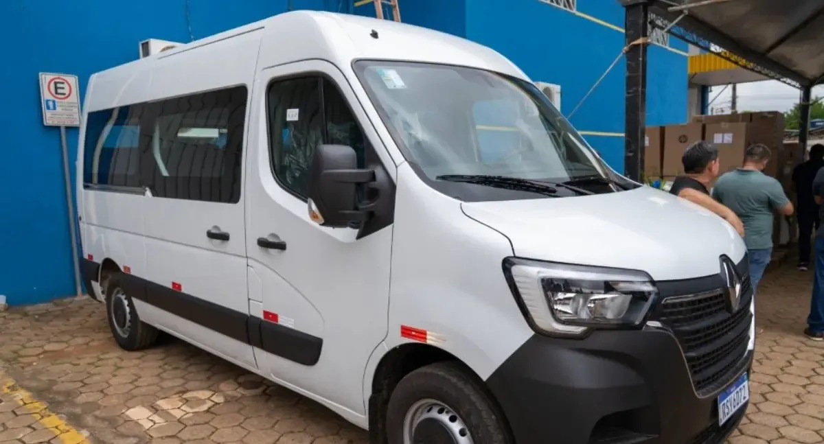 Ieda Chaves solicita vans para saúde e educação em Primavera de Rondônia