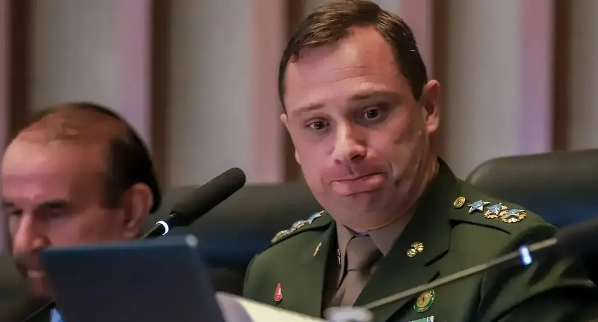 Justiça concede liberdade a Mauro Cid após delação premiada