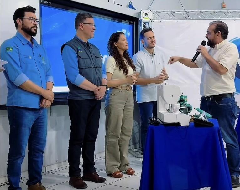 Laerte Gomes participa de entrega de Kits Profissionalizantes com o Governo de Rondônia