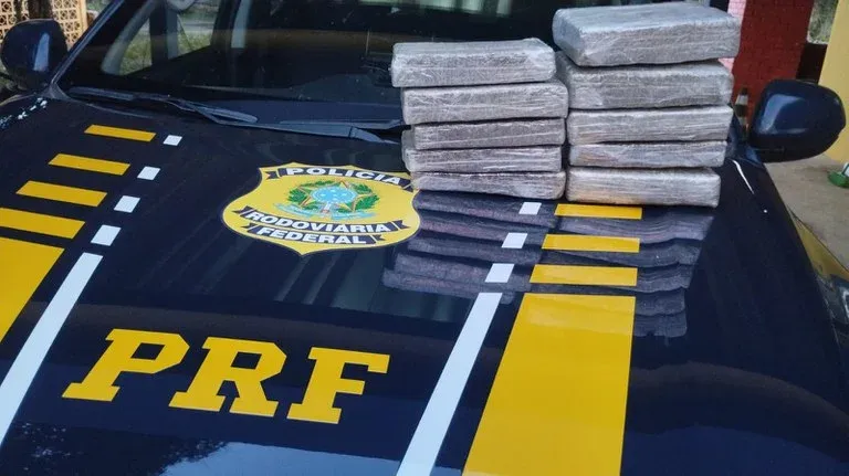 Mulher é presa em flagrante transportando drogas em Porto Velho