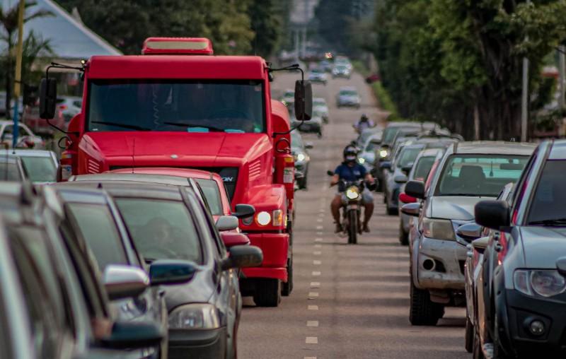 Prazo final para licenciamento de veículos com placa final 9, encerra na próxima terça-feira