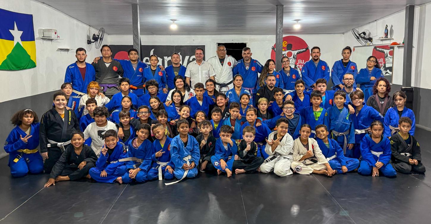 Projeto de Jiu-Jitsu em Porto Velho recebe visita do deputado Luís do Hospital