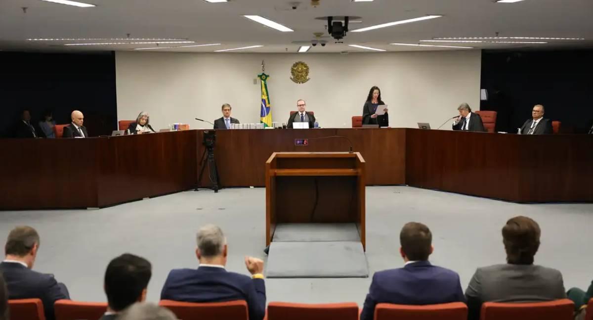 STF aprova ata de julgamento que condenou Bolsonaro