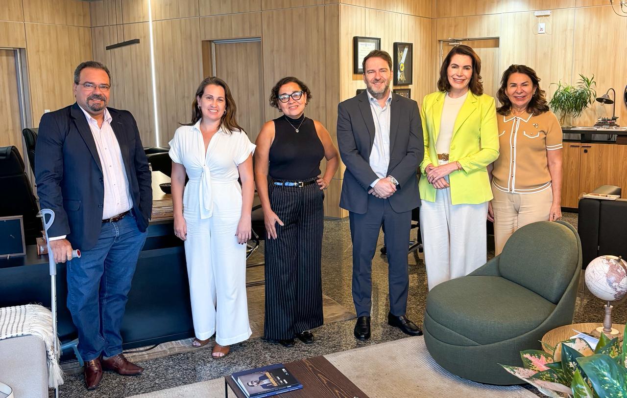 Alex Redano recebe ex-deputada Mileni Mota e representantes da Comissão de Direito Agrário da OAB-RO