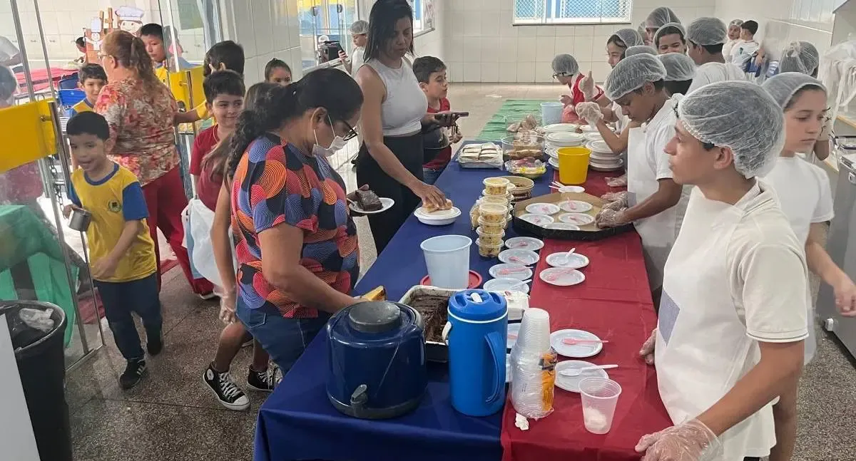 Alunos da Escola Antônio Ferreira vivenciam empreendedorismo na Feira JEPP
