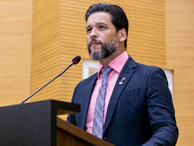 Após cobrança do deputado Delegado Camargo, Governo cede e reajusta auxílio-alimentação para Saúde e Educação