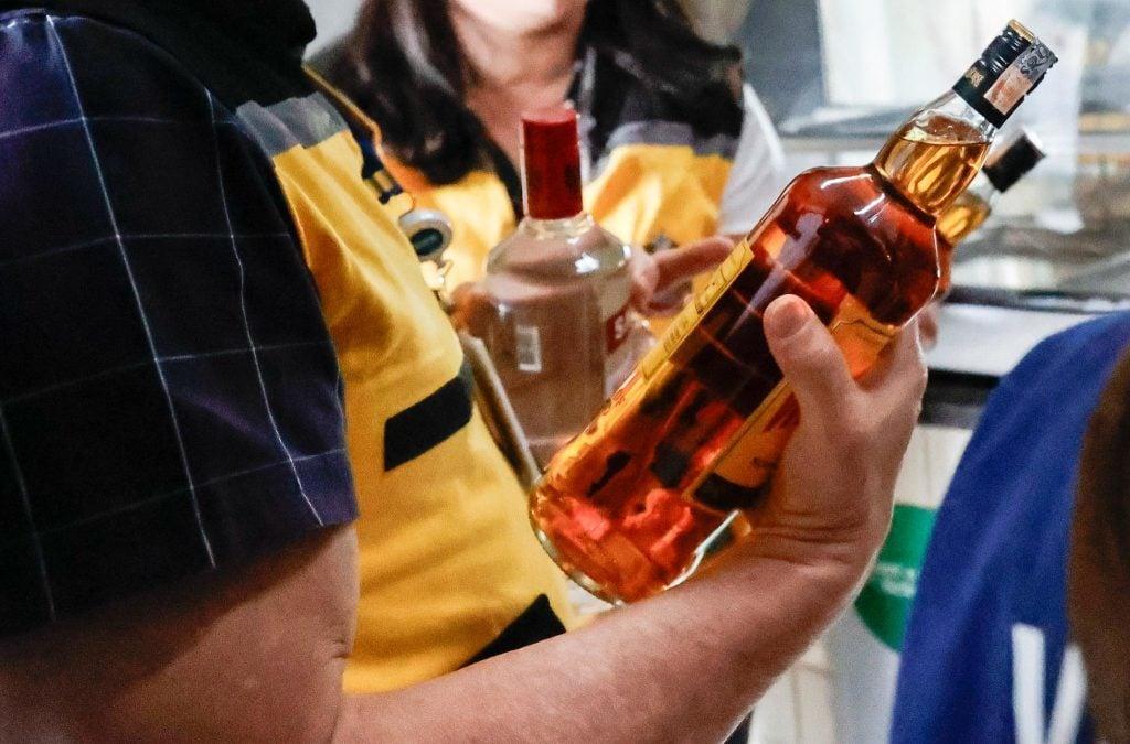 Câmara aprova urgência para projeto que torna adulteração de bebidas crime hediondo