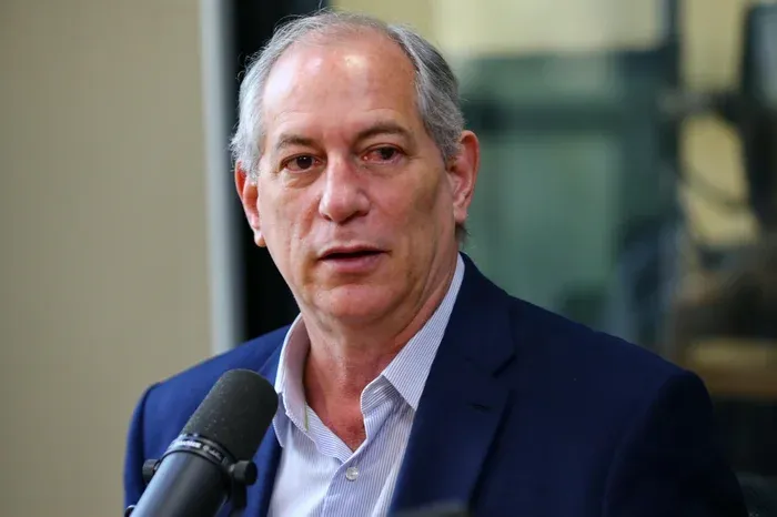 Cid Gomes critica decisão do irmão Ciro de deixar PDT e se filiar ao PSDB