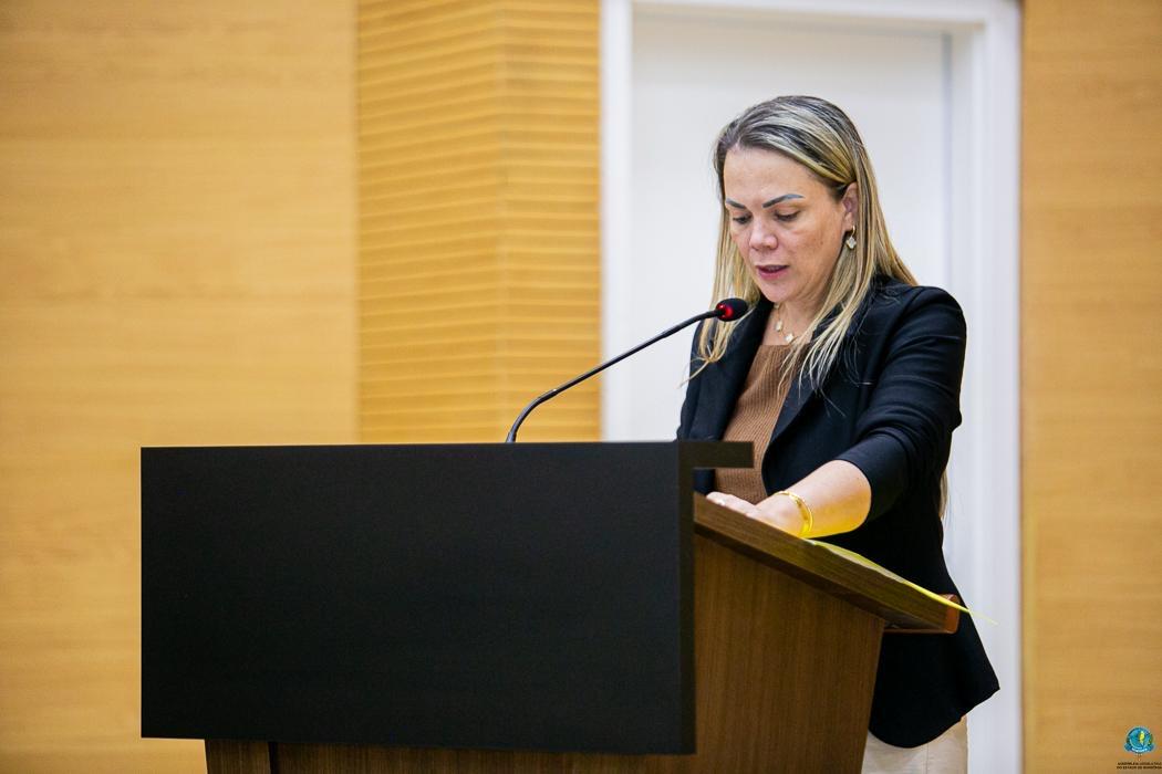 Cláudia de Jesus solicita informações sobre o funcionamento do Conselho Estadual de Juventude