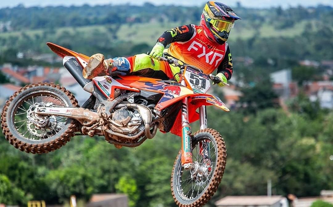 Com apoio de Ezequiel Neiva, Cerejeiras recebe 6ª etapa do Campeonato Regional Sul de Motocross