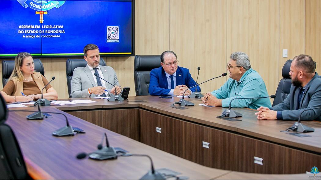 Comissão de Agropecuária e Política Rural debate crise no setor leiteiro e desvalorização do produto em Rondônia