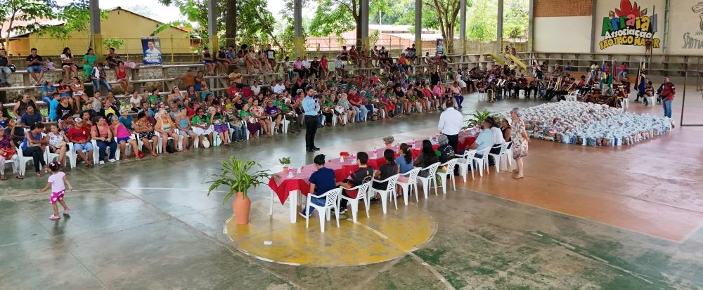 Deputado Alex Redano acompanha entrega de 3 mil cestas básicas na Zona Leste de Porto Velho