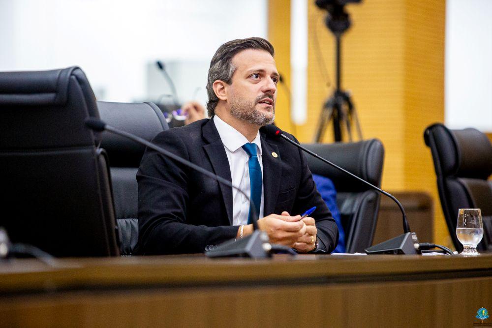 Deputado Delegado Lucas cobra recapeamento urgente da Avenida Rondônia, em Buritis