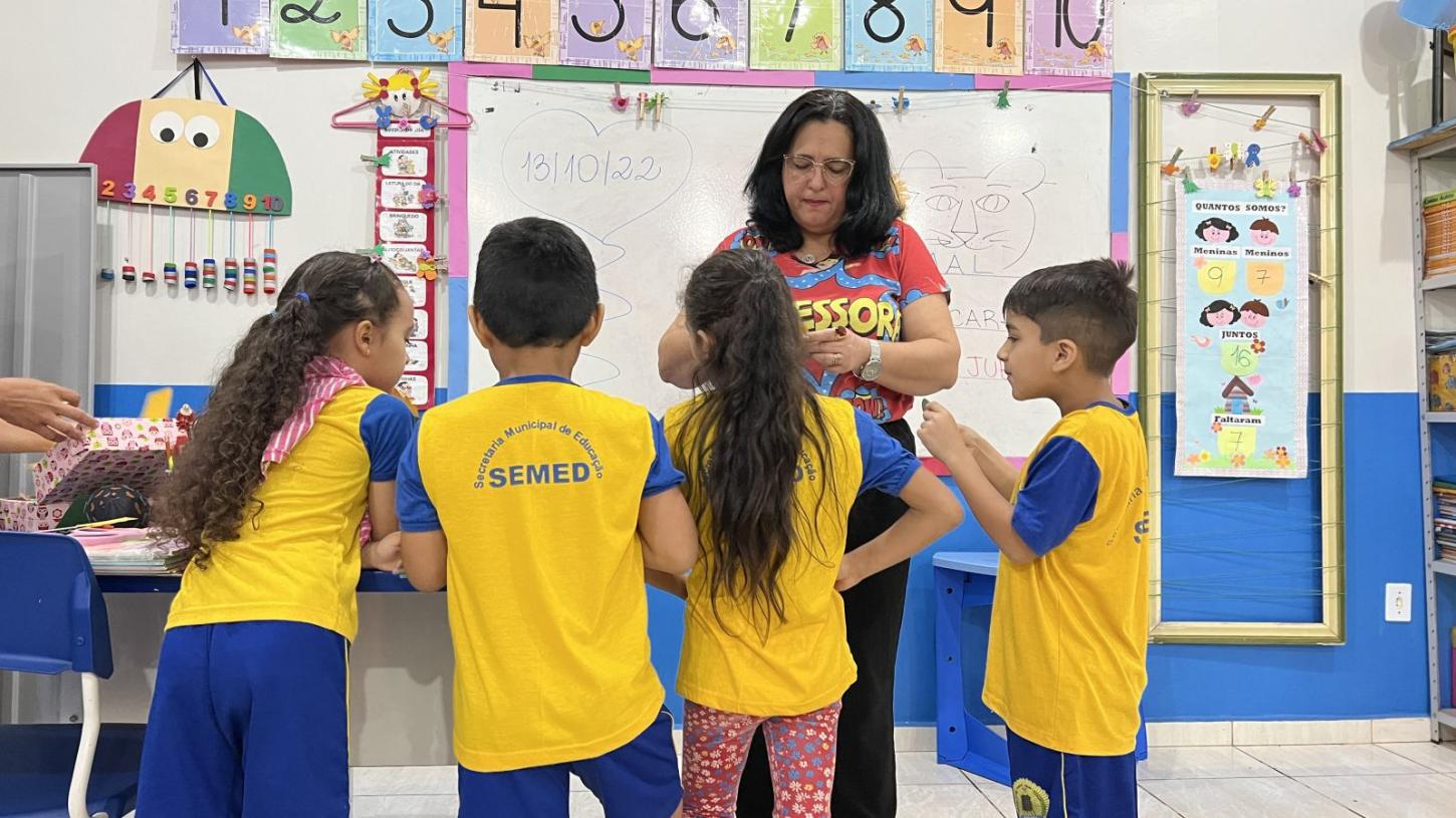 Dia do Professor: Assembleia evidencia trabalho legislativo em prol da educação