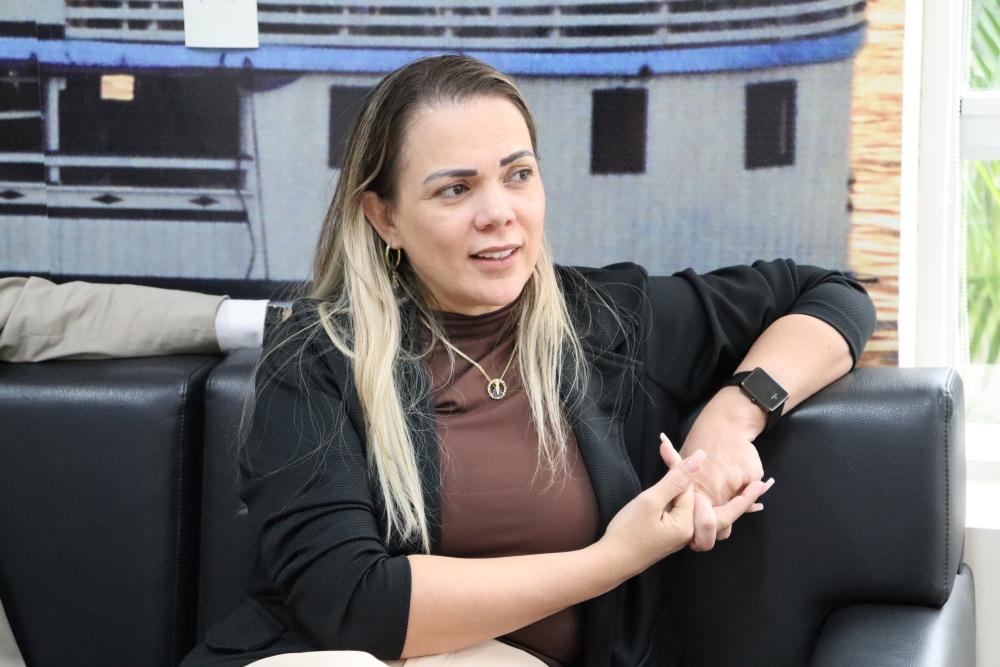 Em requerimento, Cláudia de Jesus defende concurso público e ampliação de recursos para a cultura