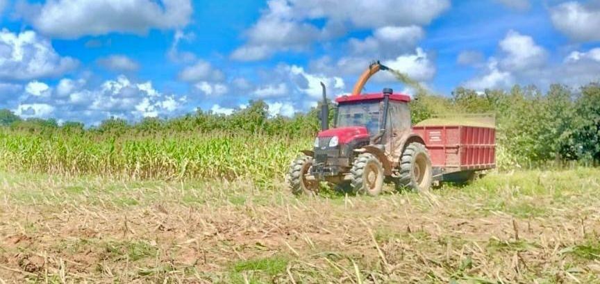 Emenda da deputada Cláudia de Jesus garante trator a produtores rurais de Alvorada