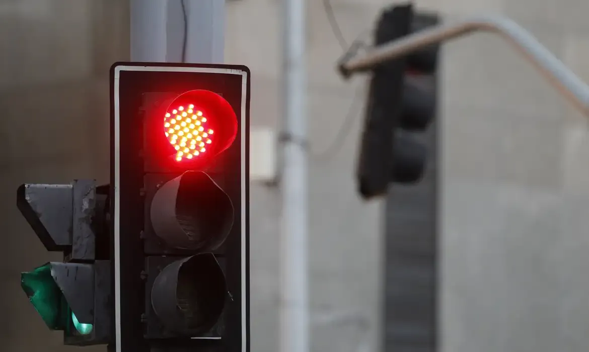 Entenda a proposta que retira exigência de autoescola para tirar CNH