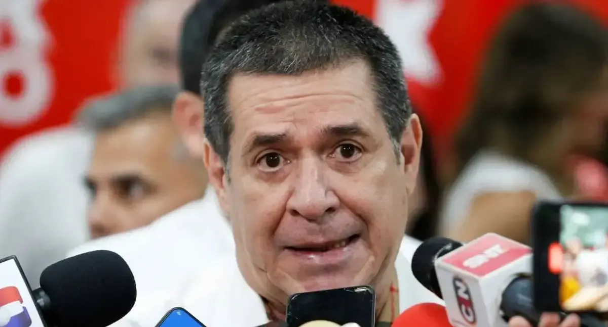 EUA suspendem sanções contra o ex-presidente do Paraguai Horacio Cartes