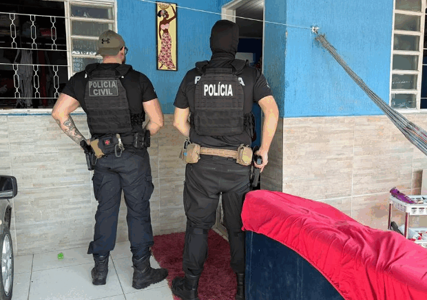 Pai e filho presos por esquema ilegal de TV por internet em Samambaia