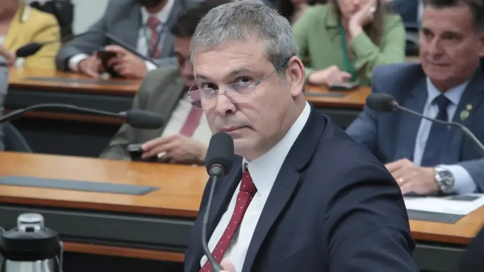 PL decide não retaliar líder do PT e poupa Lindbergh Farias de processos disciplinares