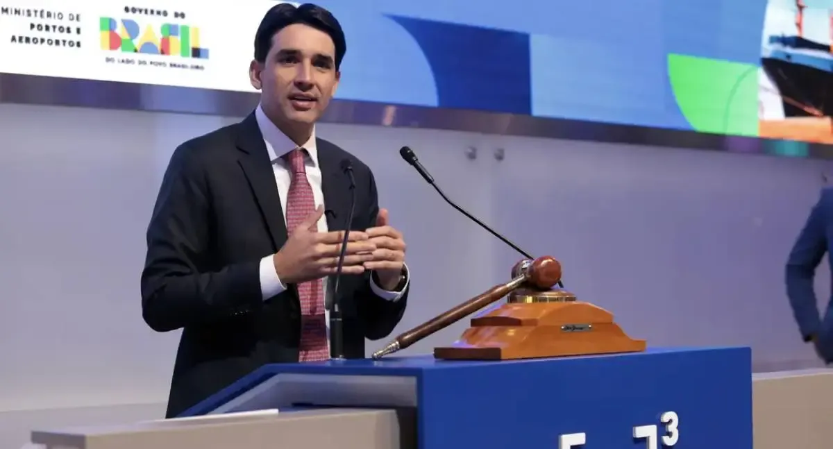 Porto de São Sebastião será leiloado em 2026, anuncia ministro