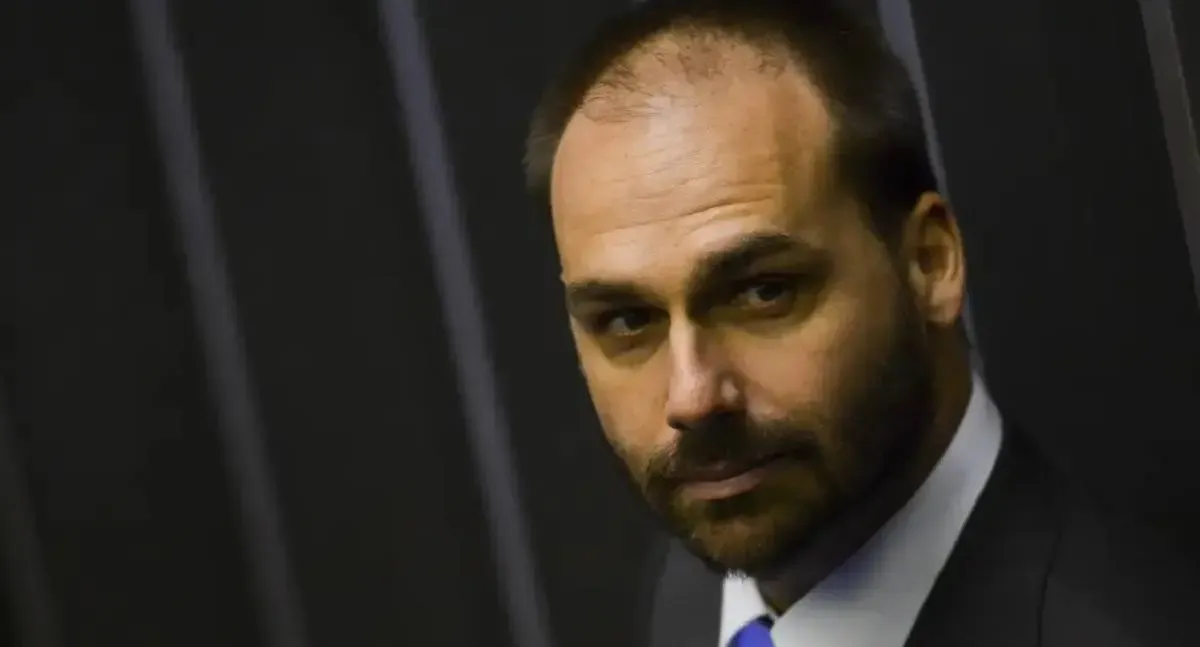 Relator defende arquivamento de processo contra Eduardo Bolsonaro