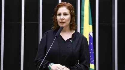Termina licença parlamentar de Carla Zambelli, presa na Itália