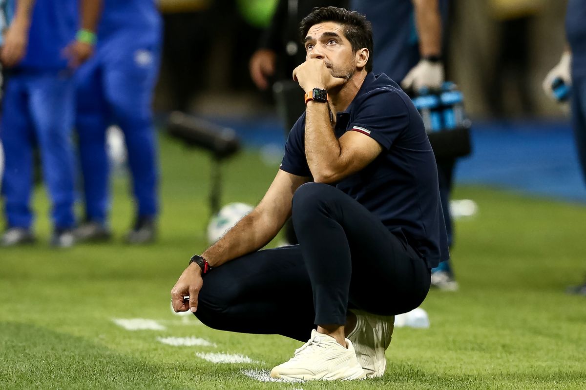 Abel relembra São Paulo x Palmeiras e critica arbitragem do Brasileiro