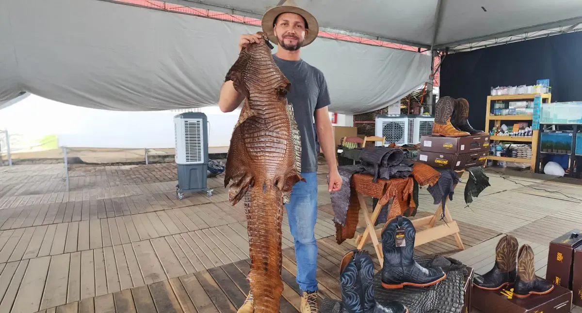 Agrotec destaca valor agregado do couro e da carne de jacaré da Resex Cuniã
