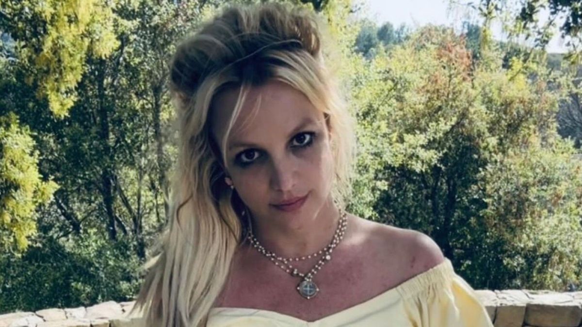 Britney Spears volta às redes sociais quase um mês após sumiço
