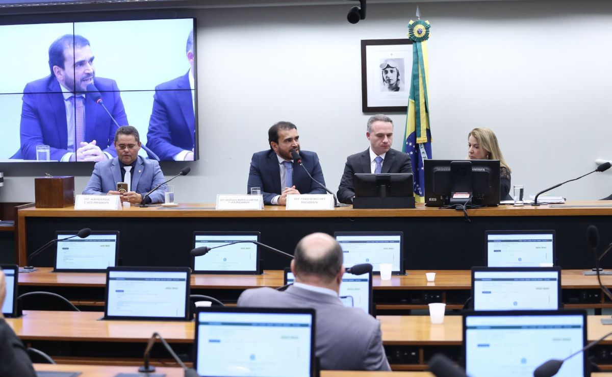 Conselho de Ética retoma análise de representações contra parlamentares