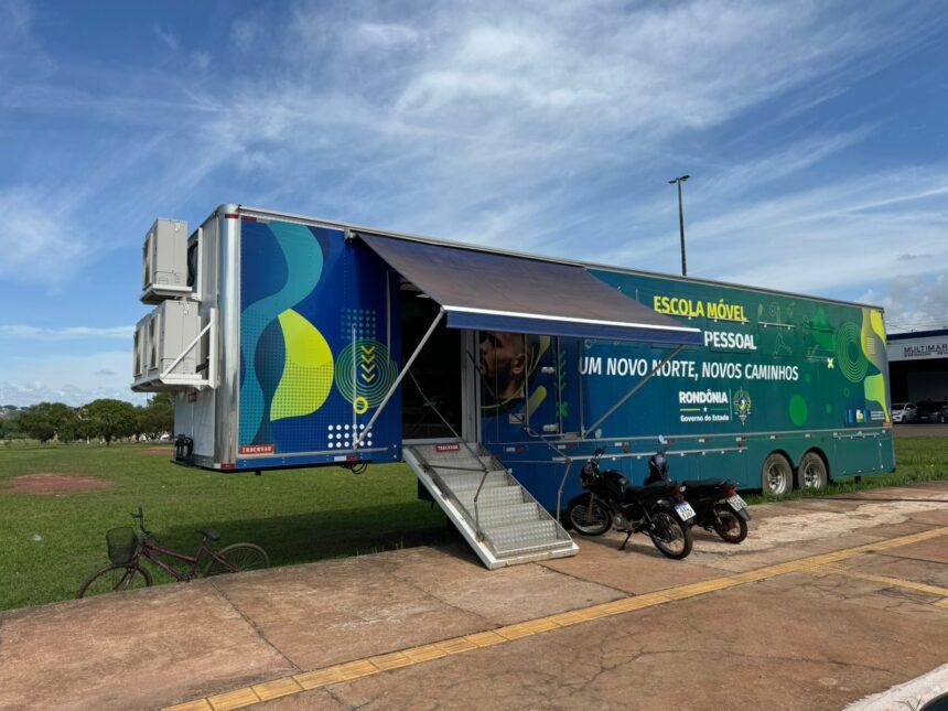 Cursos Gratuitos de Imagem Pessoal São Oferecidos em Rolim de Moura pela Escola Móvel do Governo de Rondônia