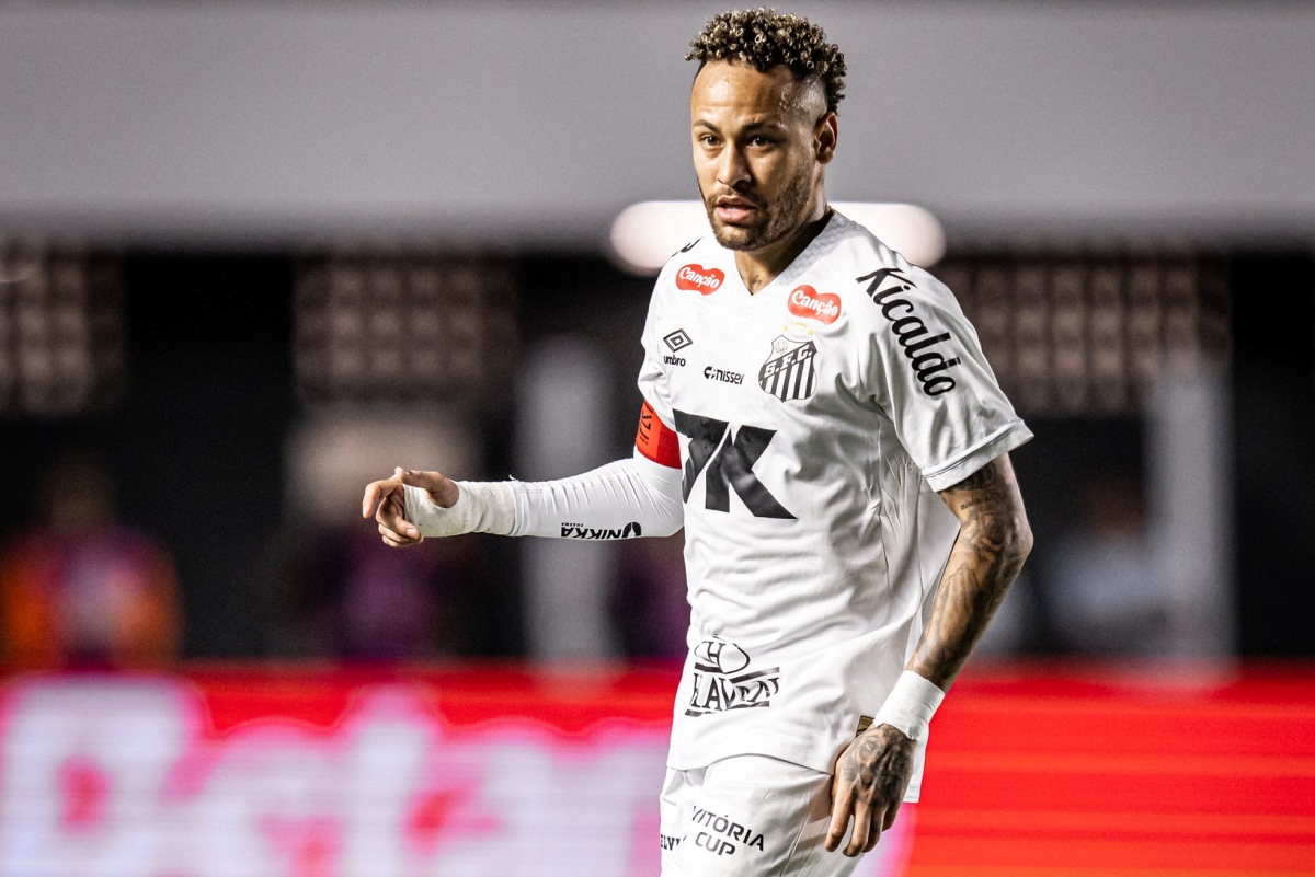 Em meio à lesão, Neymar faz golaço pelo Santos contra Sport