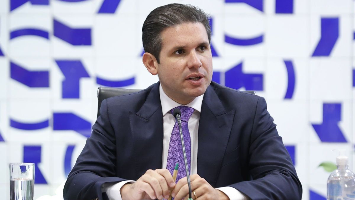 Hugo diz que deve consultar jurídico da Câmara sobre mandato de Ramagem