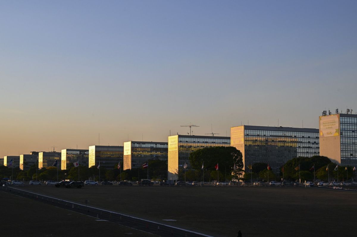 Ministério da Igualdade Racial é esvaziado após explosão