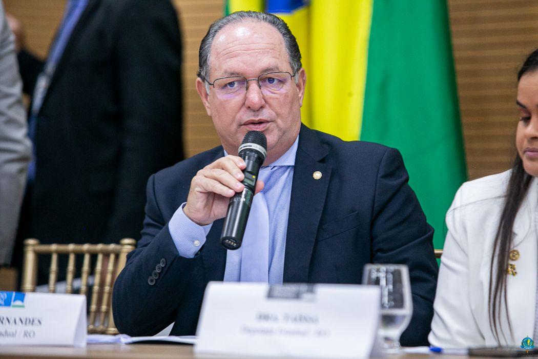 Pedro Fernandes articula palestra sobre reforma tributária para empresários de Ariquemes