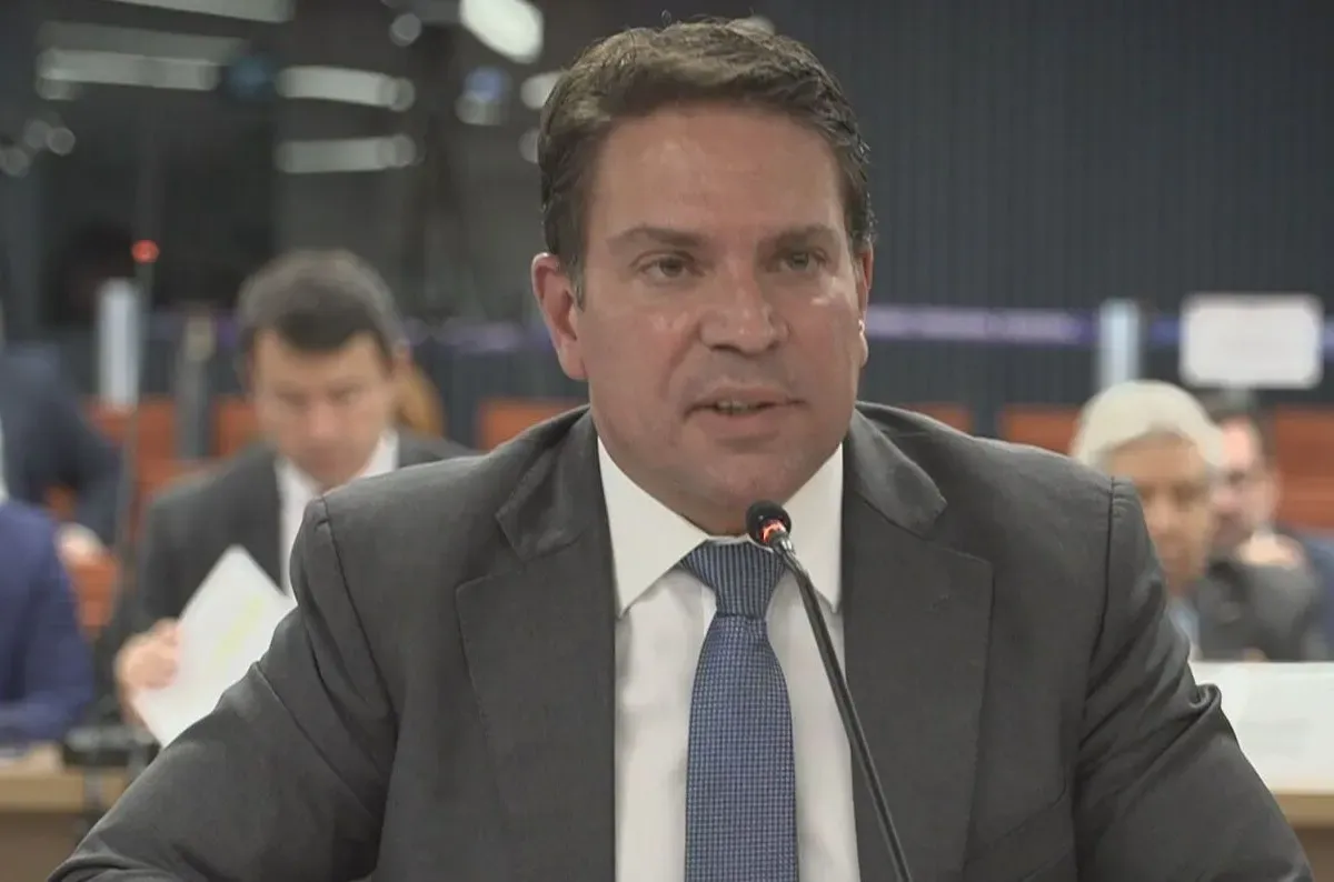 PF apura se Ramagem saiu do Brasil de forma clandestina