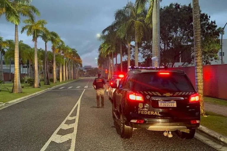 Policiais são alvos de operação da PF por suspeita de integrar esquema de extorsão