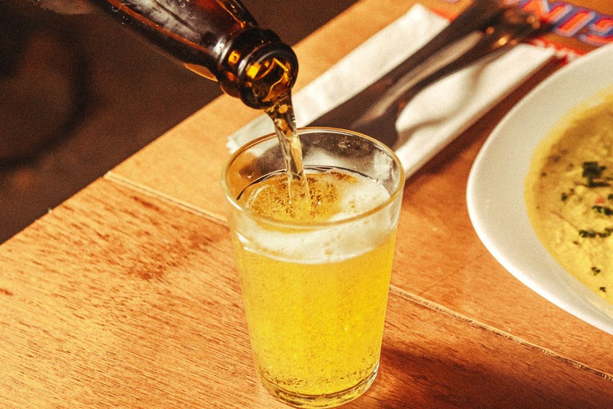 Quatro pessoas morrem após consumirem bebida adulterada no Irã