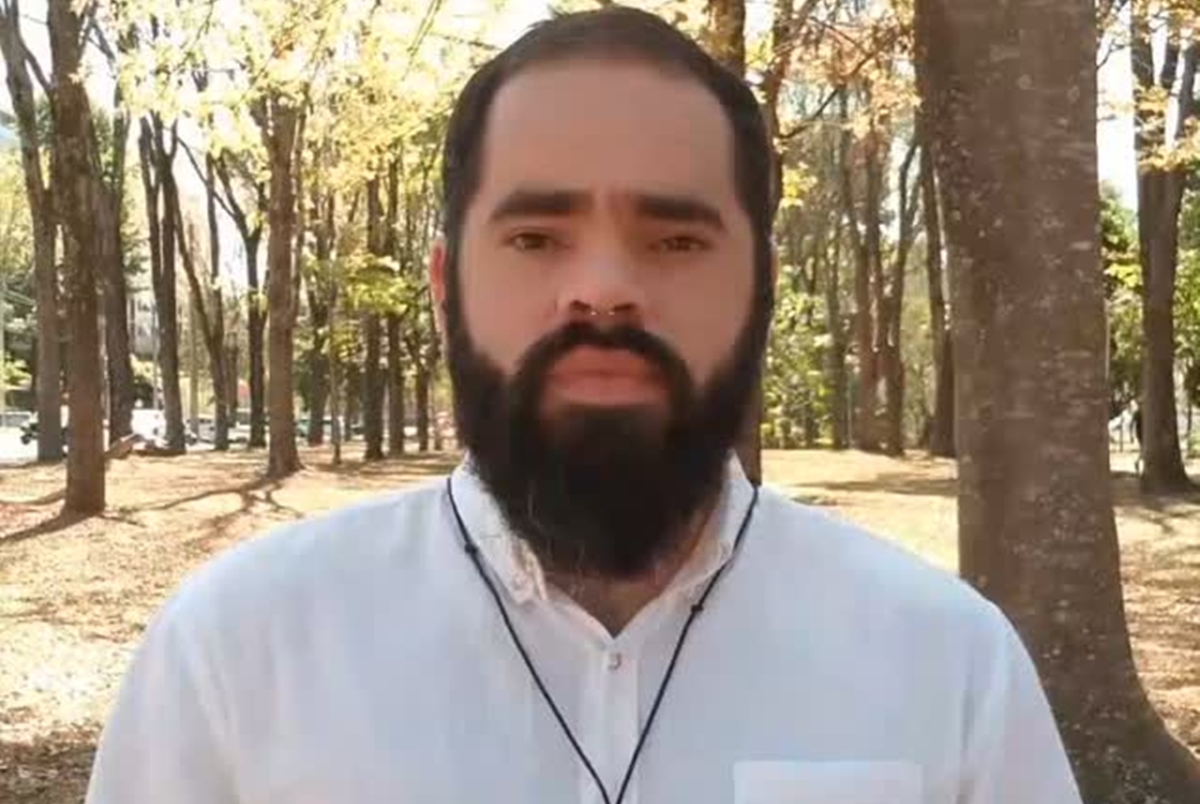 Quem é o infiltrado que apanhou após discurso em vigília de Bolsonaro