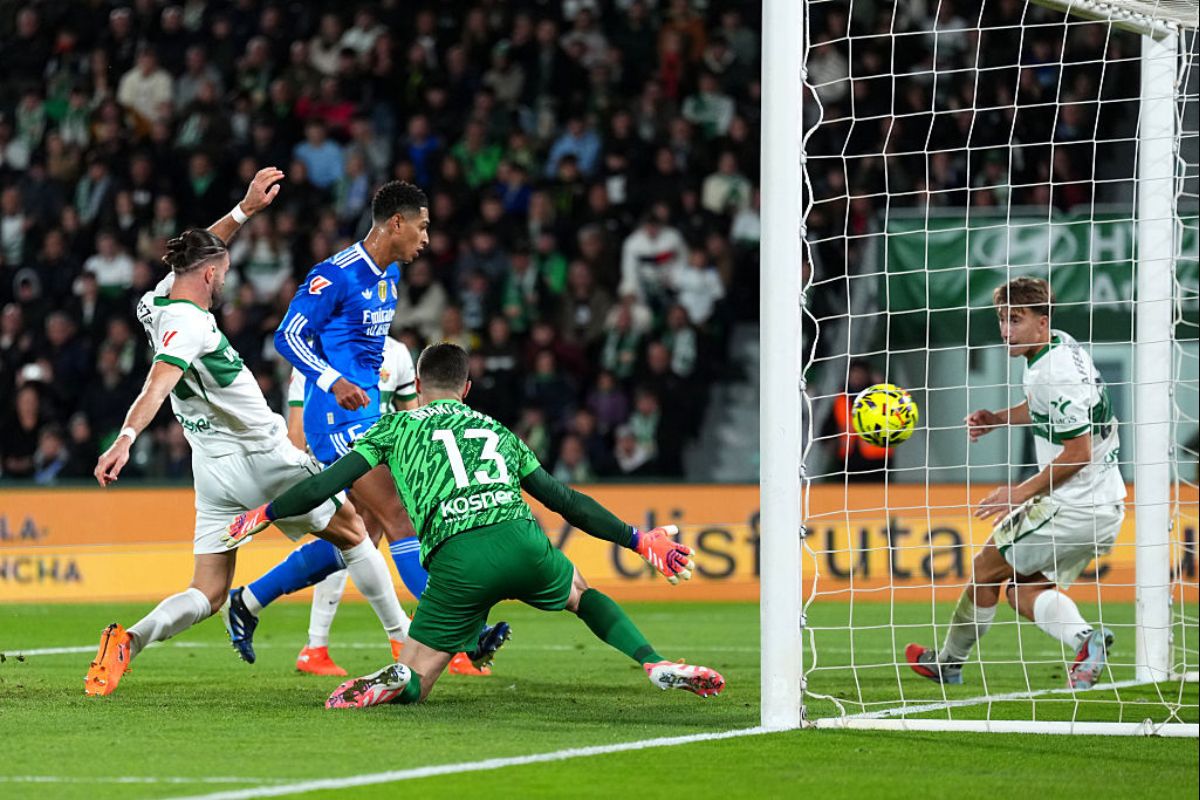 Real Madrid vence Olympiakos em duelo eletrizante com sete gols