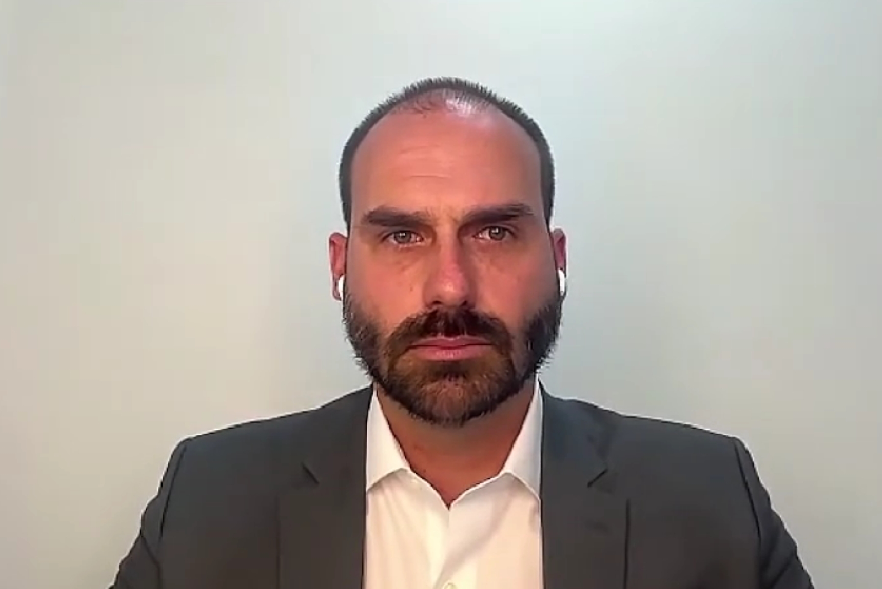 STF conclui julgamento que torna Eduardo Bolsonaro réu por coação