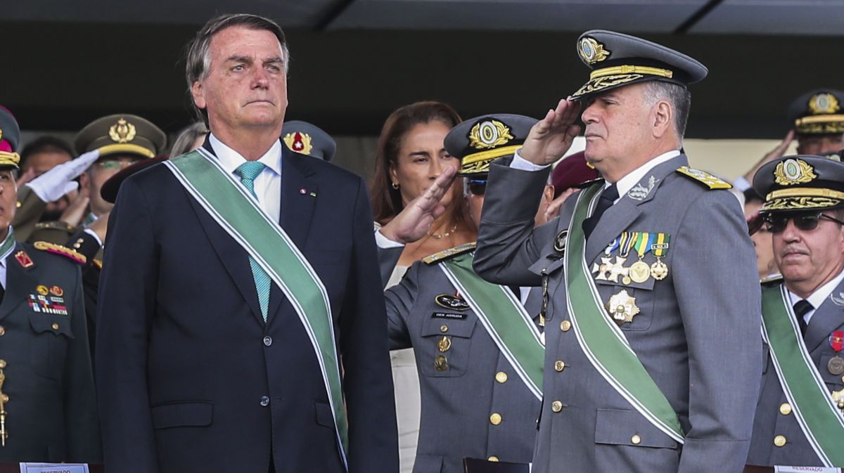 Veja o passo a passo de possível perda de patente de militares condenados