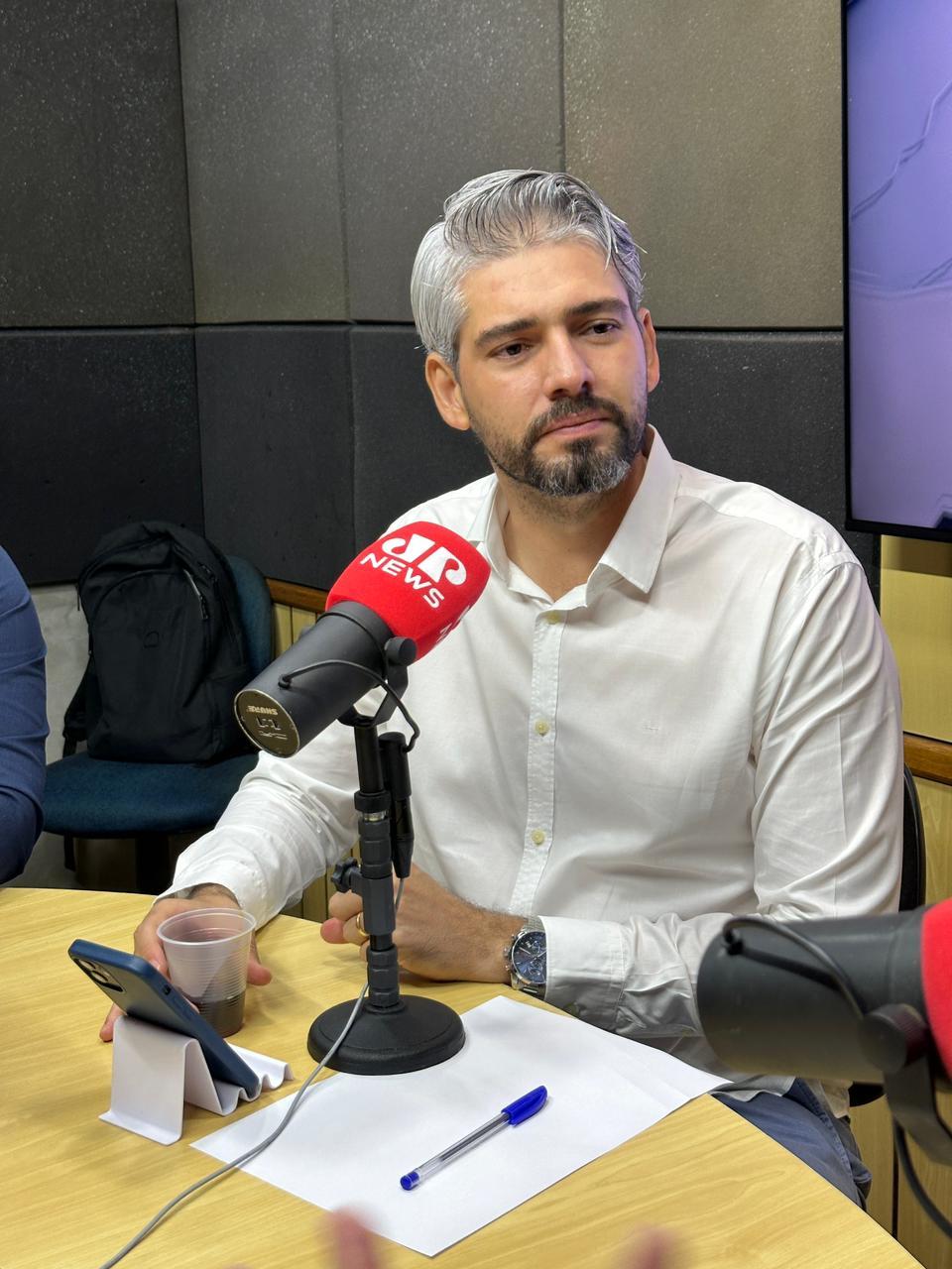 Wiveslando Neiva assume o Radar de Notícias e promete programação mais dinâmica na Jovem Pan News