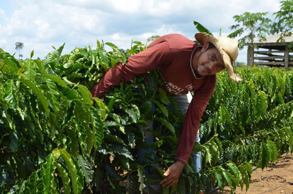 Ação de Ezequiel Neiva assegura calcário e intensifica apoio ao setor rural em Machadinho do Oeste