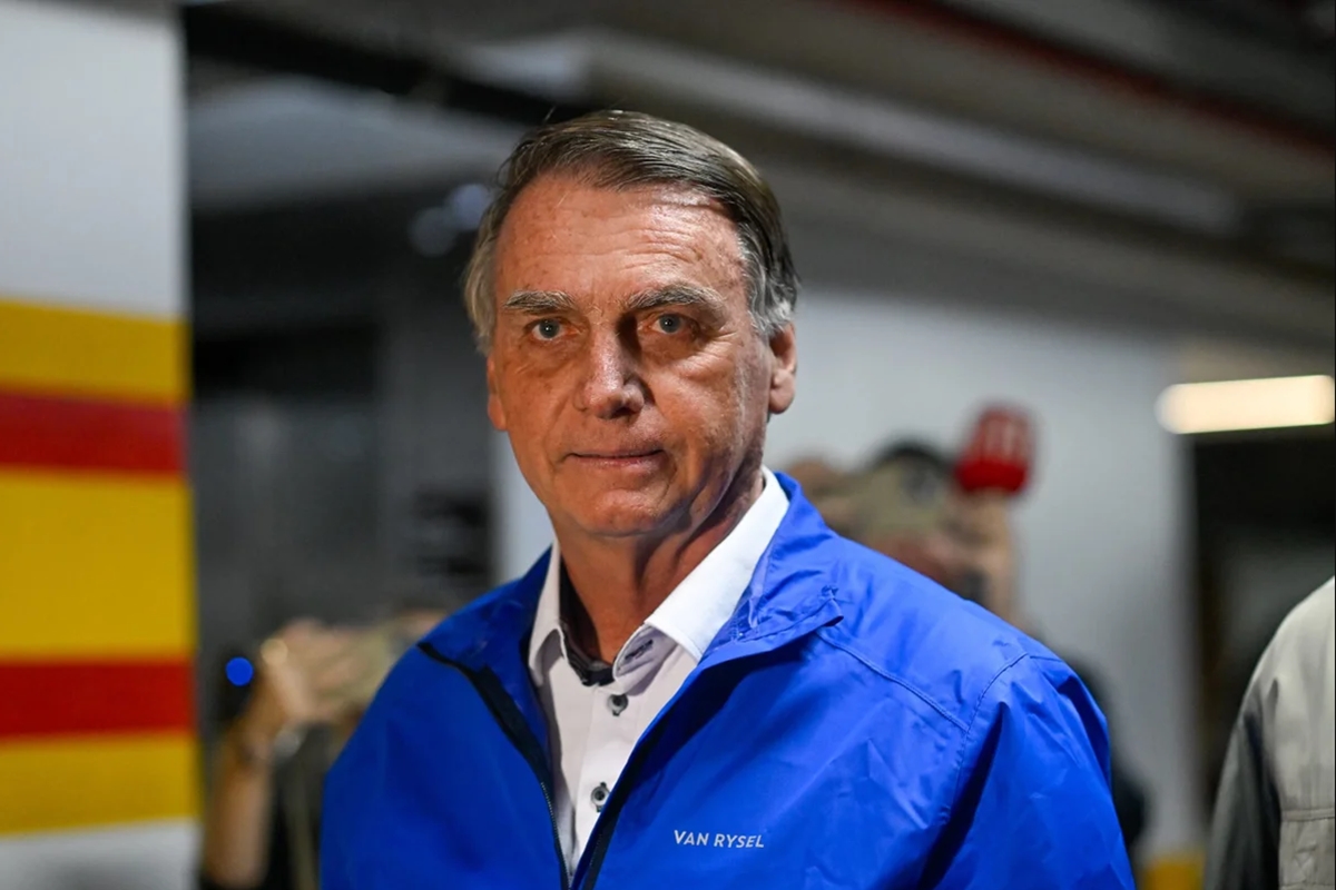 Após cirurgias, defesa de Bolsonaro pede ao STF prisão domiciliar