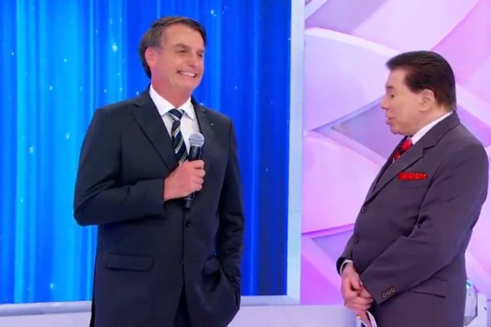 Após polêmica, web resgata fotos de Silvio com presidentes do Brasil